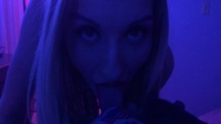 Mrs. Foxx Fucks A Dildo In Her Unshaven Pussy xtreme clit