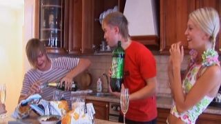 Amateur Blowjob By A Teen Pussy DeFlowered adn-462