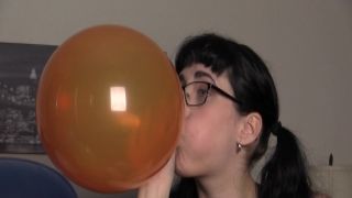 Une &Atilde;&copy;tudiante se fait sucer par deux mecs natural beauty porn
