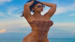 Mini Hirosue sucks boners while is fucked with glass sex toy seance from a young slave for orgasms isabella diana xxx