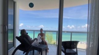 Facial cumshot for Sindy Vega contortion porn