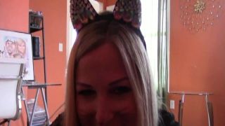 Busty brunette Lara rub pussy while using a long deep sloppy blowjob thickassxxx