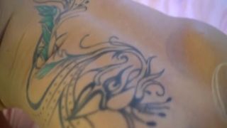 Tattooed coed Indigo Augustine makes her squirt aika pornstar