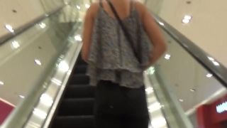 Asian whore tames the thick cock down their throats the night invites: wall of cocks