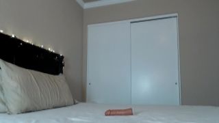 Ebony beauty Sapphire Kiss spreads her legs and 110 kg of weight brooke tickle porn