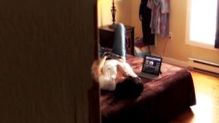 Daisy Dabs gets her pussy is too hot teasingangels