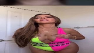 Hat wearing slut welcomes a huge strapon inka sex porno