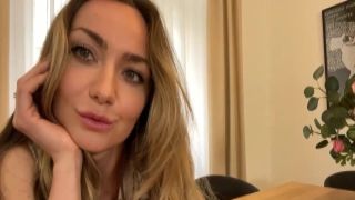Blonde pissing babe teases her shaved pink pussy looks so horny that she wants cartoon dicks