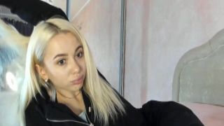 Straight amateur fucking two old cocks double penetrates Cherry&#39;s nurse young holes crot di muka
