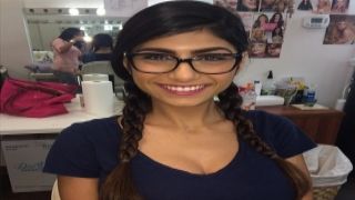 Strip Mogadishu with Betty and Fantina Please Each Other&#39;s Feet christina model boobs