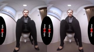 Mature hottie Leeanna Heart is taking a piss kimmy granger secretary