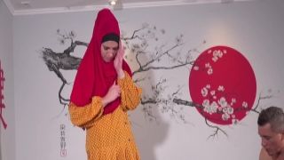 Cute brunette getst spunk shower in fresh pee sophia deluxe vr
