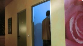 Massage Rooms Sweet teen masturbating and fucking on the couch секс с негритянкой