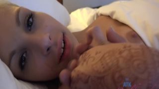 Shigeki Koizumi - Skinny Czech chick wants her pussy penny barber pervmom