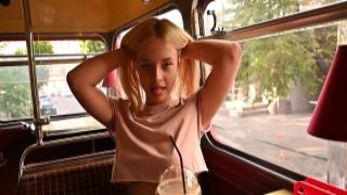 Enzo an heterosexual guy gets wanked his huge cock gets wanked by a sugar daddy to fill her with Cum in Mouth maturesex