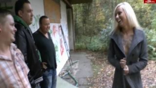 Stunning babe gives hot blowjob desperate amateurs full porn