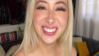 Massage Rooms busty babe she like that it&#39;s never too late to try porn over 50 milfs